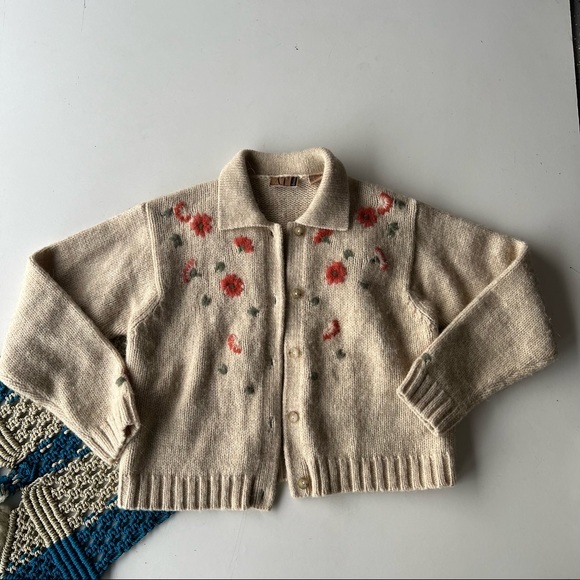 Ann Taylor Cream Floral Cardigan - Picture 5 of 14